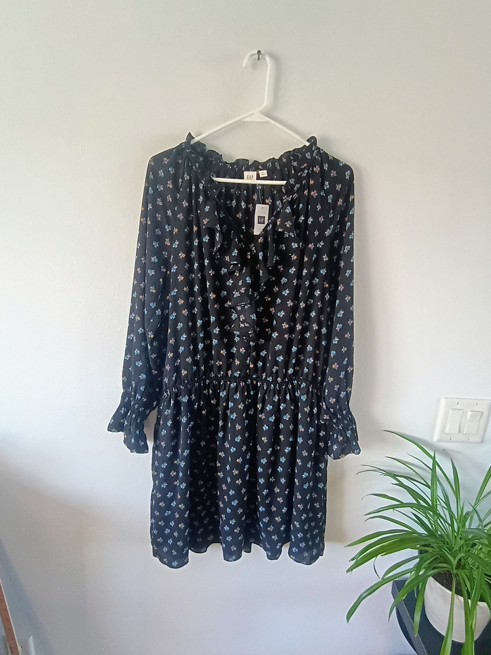 🌸 GAP Black Floral Dress XL NWT Ditsy Ruffle Long Sleeve Smocked Romantic Mini